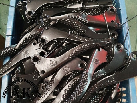 พ่นสีชิ้นงานอะไหล่รถยนต์